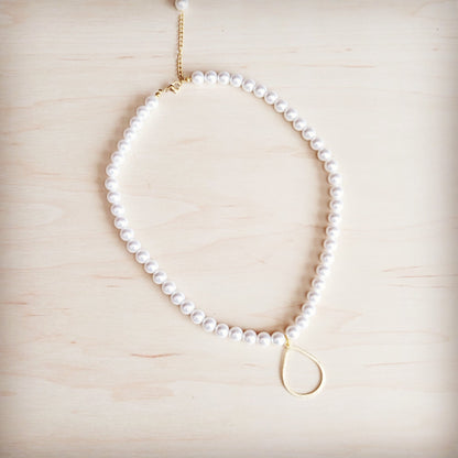 **Glass Pearl Collar Necklace w/ Gold Pendant 257kg