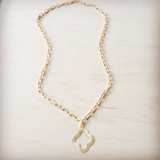 **Matte Gold Small Quatrefoil Pendant Necklace 257lh