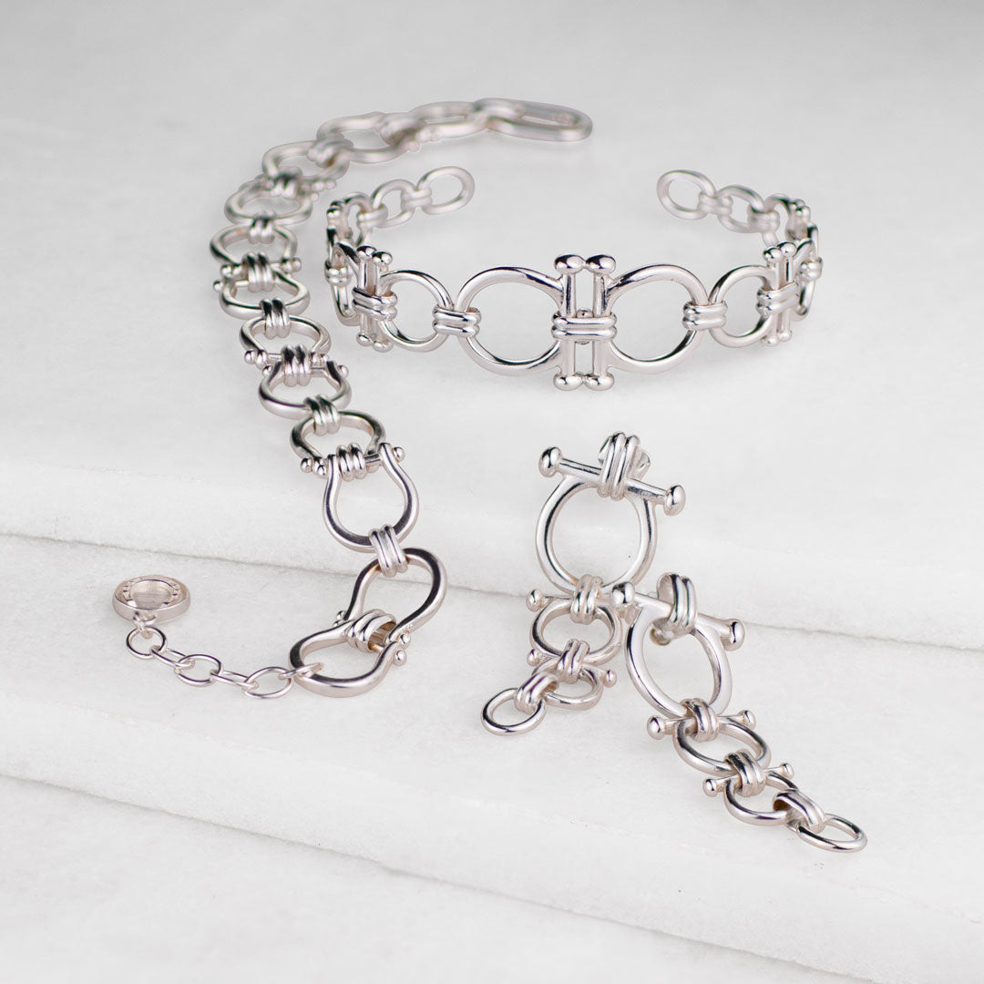Chapelle - Horseshoe Link Equestrian Bracelet in Silver