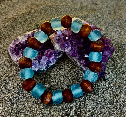 Ocean Drift Recycled Sea Glass Bracelet – Light Blue Coastal Wood Bead Stretch Bracelet 🌊