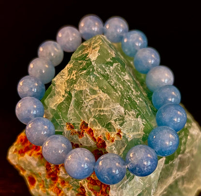 Aquamarine Beaded Bracelet – Reiki-Infused Calm, Clarity & Communication Jewelry (Medium Wrist)