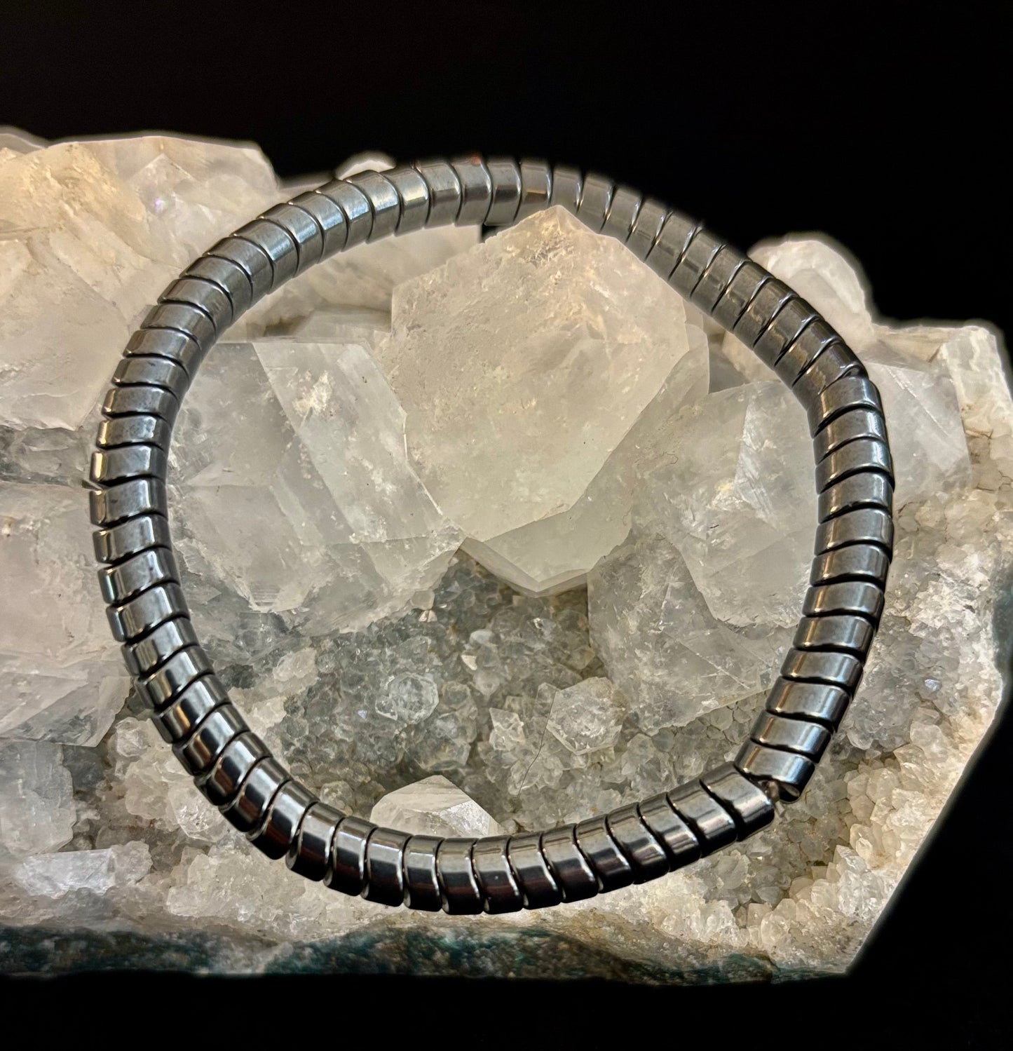 🐍 Snake Bone Style Bracelet – Bold & Modern Power Piece