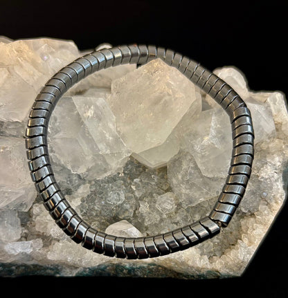 🐍 Snake Bone Style Bracelet – Bold & Modern Power Piece