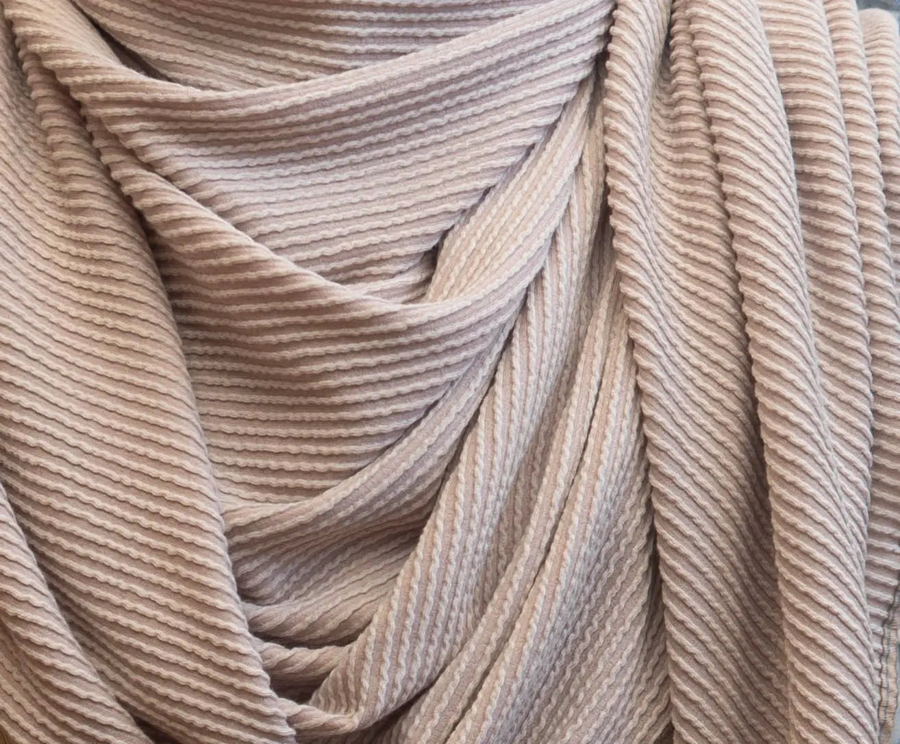 Pearl DNA Scarf