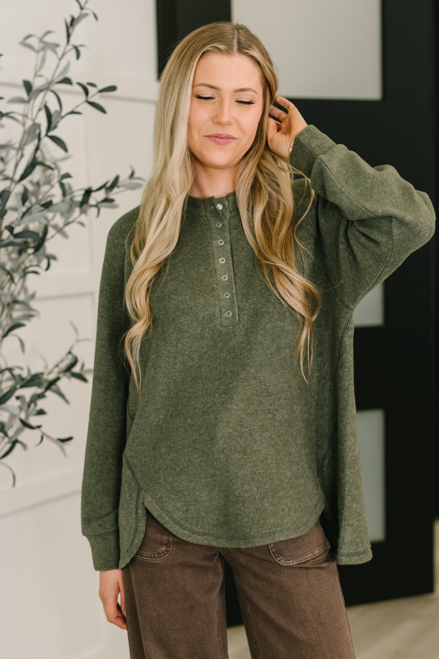 Urban Flux Scooped Hi-Low Long Pullover in Olive