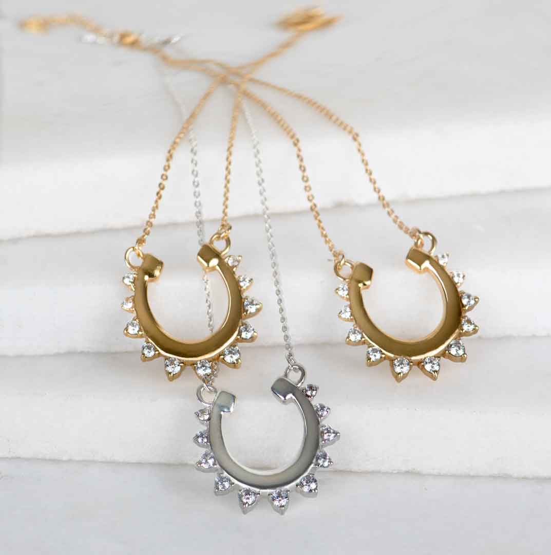 Anola - Diamond Cut Horseshoe Necklace in Gold