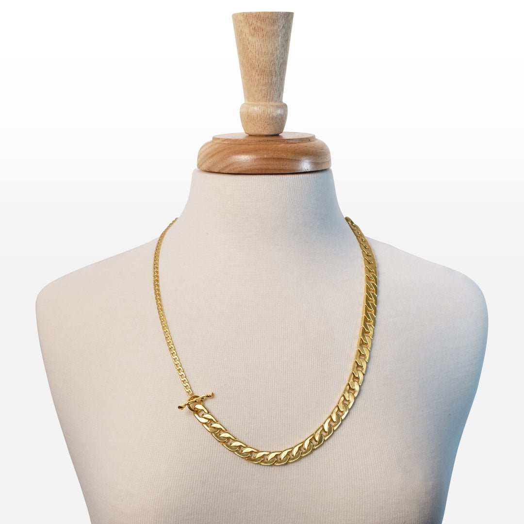 Cadence - Equestrian Curb Chain T-Bar Necklace in Gold