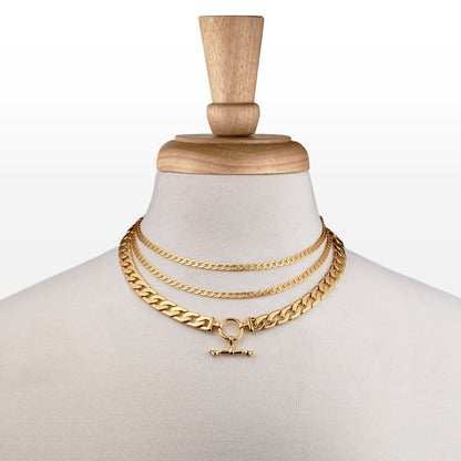 Cadence - Equestrian Curb Chain T-Bar Necklace in Gold