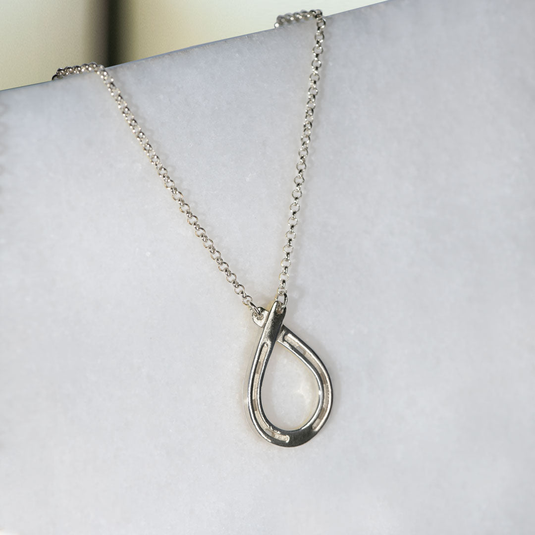 Cali - Equestrian Horseshoe Loop Necklace in Silver