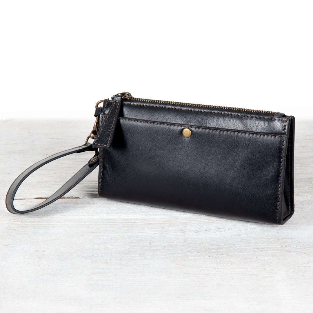 Caravel Wristlet Clutch - Luxury Leather Handbag in Black