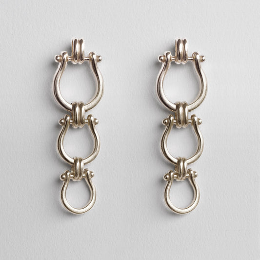 Chapelle - Horseshoe Link Earring in Silver