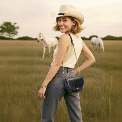 Cheyenne - Single Western Stirrup Necklace in Gold