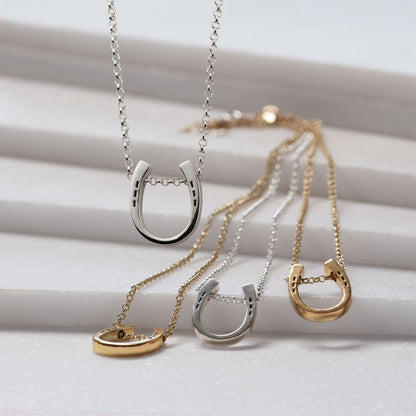 Classique - Equestrian Horseshoe Necklace in Silver