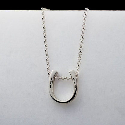 Classique - Equestrian Horseshoe Necklace in Silver
