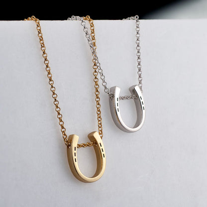 Classique - Equestrian Horseshoe Necklace in Silver