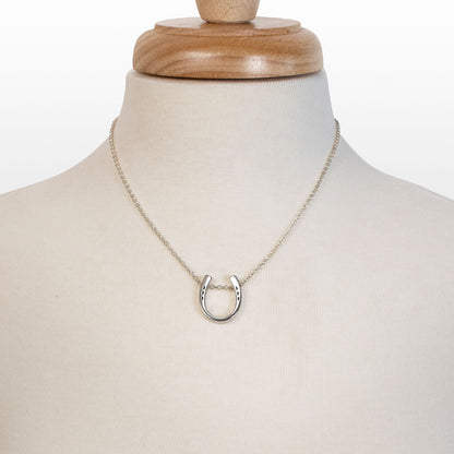 Classique - Equestrian Horseshoe Necklace in Silver
