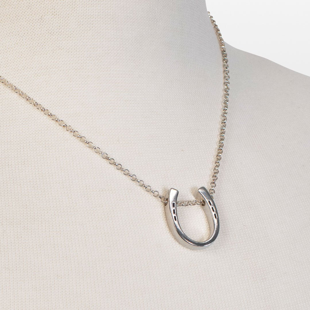 Classique - Equestrian Horseshoe Necklace in Silver