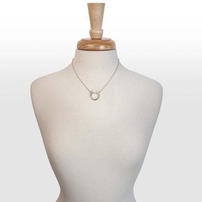 Classique - Equestrian Horseshoe Necklace in Silver
