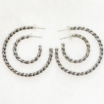 Lariat - Rope Twist Hoop Earring in Silver - Small