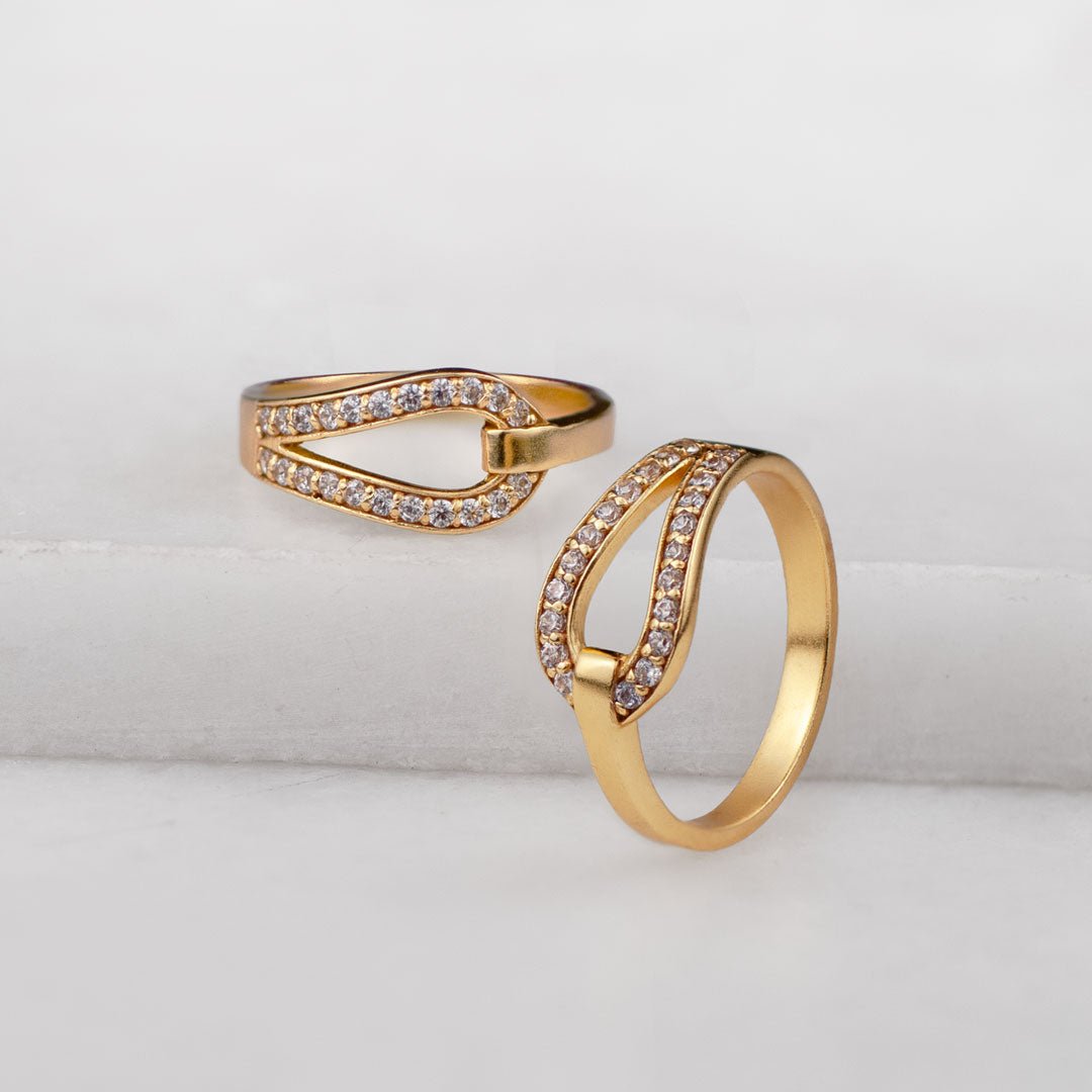 Levade -Moissanite Horseshoe Equestrian Necklace in Gold