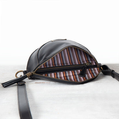 Sonoma Sling Bag in Black