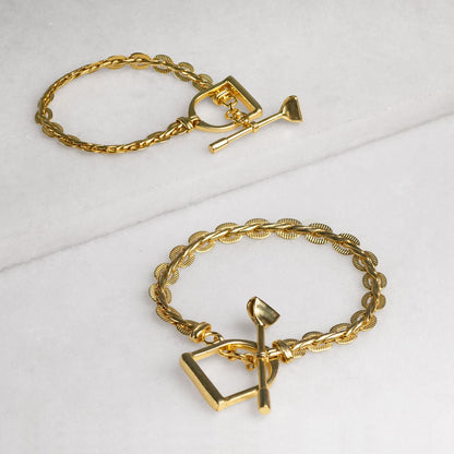 Portia T-Bar Horseshoe Bracelet in Gold